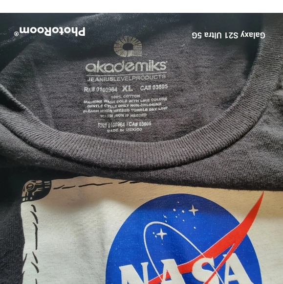 Akademiks NASA Astronaut Moon Landing Men’s Graphic T-Shirt Black Size XL - Picture 4 of 5